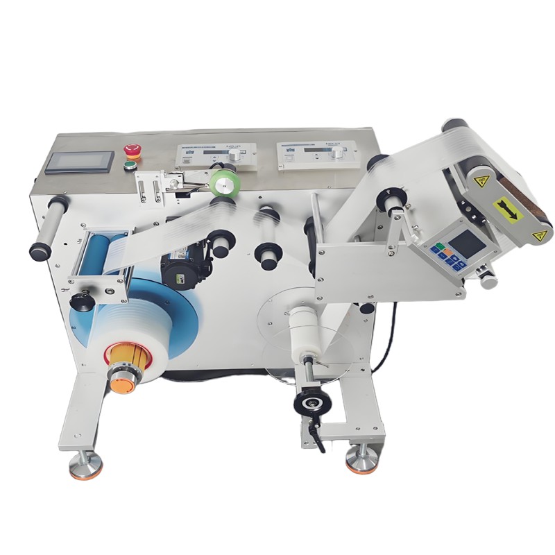 Vysokorychlostní převíjecí stroj